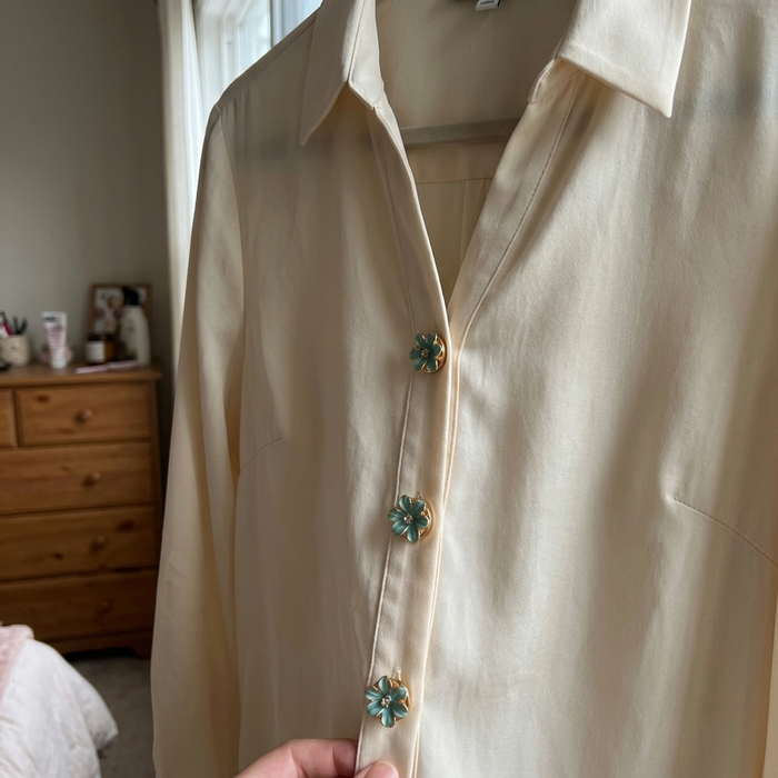 Clasp & Co. customer wearing the product